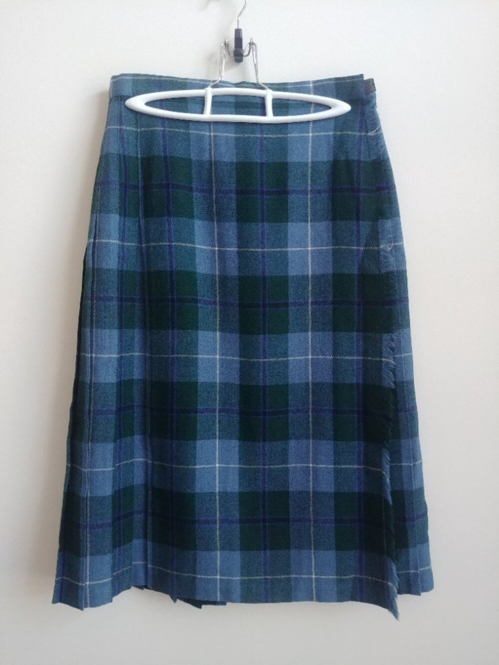 Vintage blue green long plaid kilt 100% wool skirt fringe sz 14 fits lik…